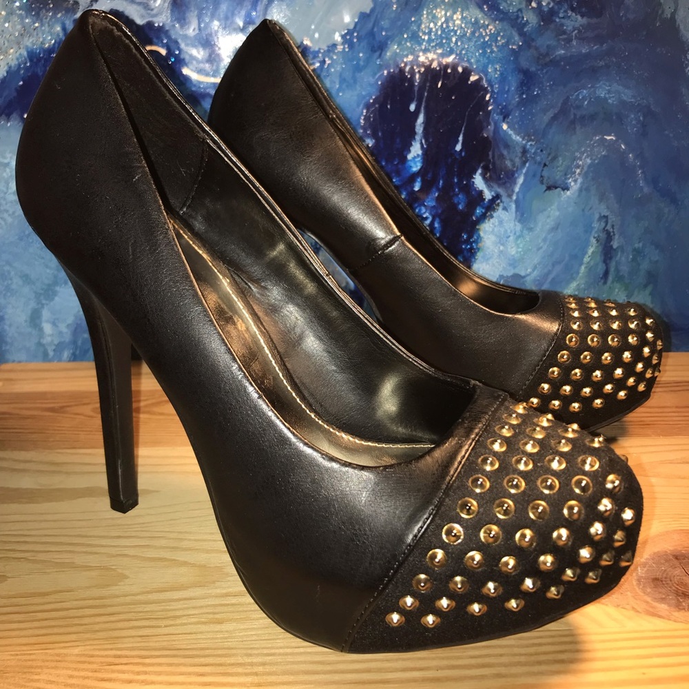 Black platform